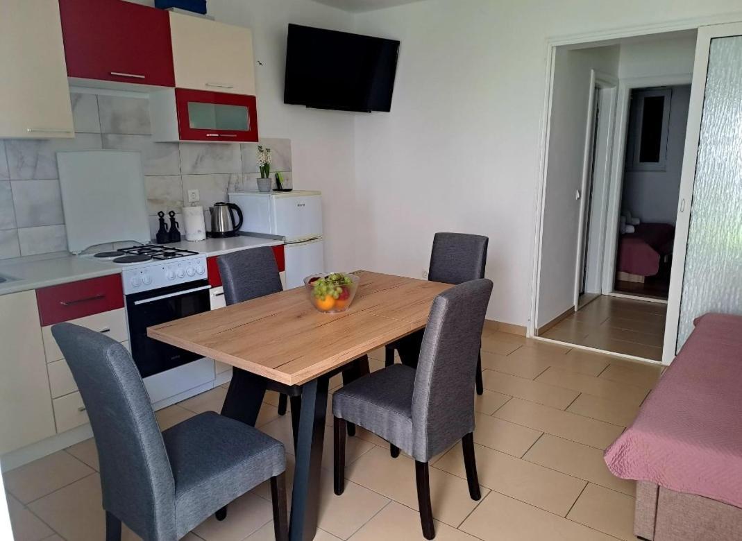 Duće Apartmani Ivica Martic מראה חיצוני תמונה