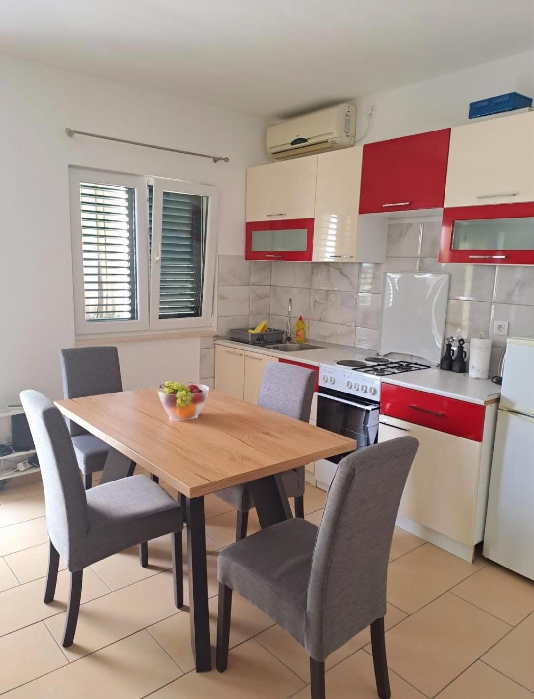 Duće Apartmani Ivica Martic מראה חיצוני תמונה